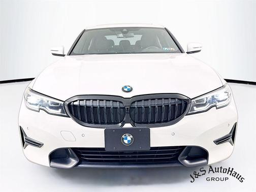 2019 BMW 330 i xDrive