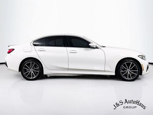 2019 BMW 330 i xDrive