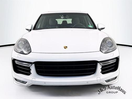 2017 Porsche Cayenne GTS