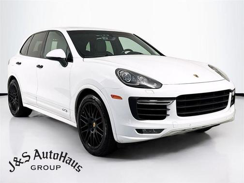 2017 Porsche Cayenne GTS