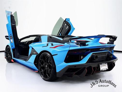 2021 Lamborghini Aventador SVJ Base
