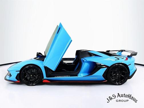 2021 Lamborghini Aventador SVJ Base
