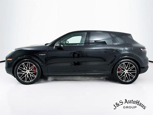 2024 Porsche Cayenne S