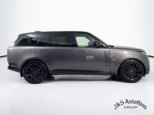 Charente Grey 2024 Land Rover Range Rover P400 SE