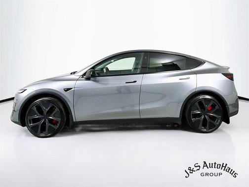 2026 Tesla Model Y Performance