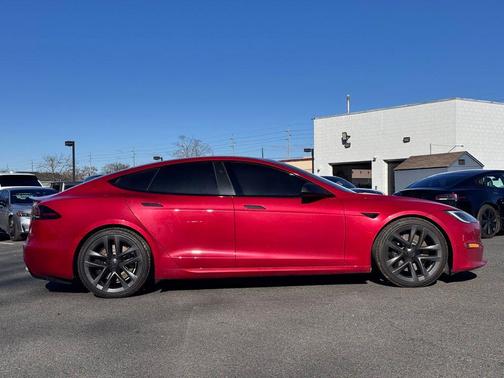 2022 Tesla Model S Plaid