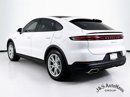 2024 Porsche Cayenne Base