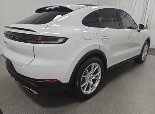 2024 Porsche Cayenne Base
