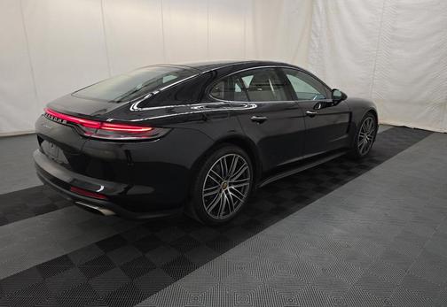 2023 Porsche Panamera 4