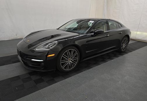 2023 Porsche Panamera 4