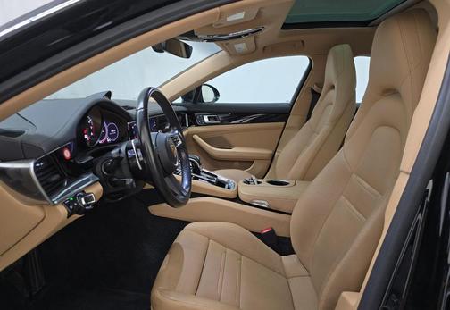 2023 Porsche Panamera 4