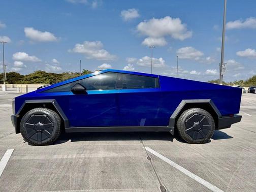 2024 Tesla Cybertruck Cyberbeast
