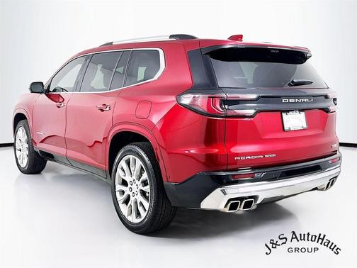 2024 GMC Acadia Denali