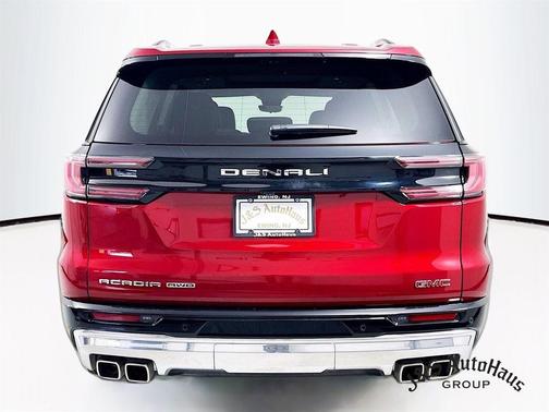 2024 GMC Acadia Denali