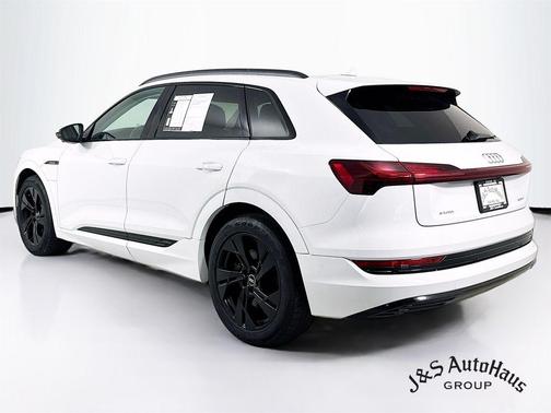 2022 Audi e-tron Premium