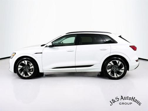 2022 Audi e-tron Premium