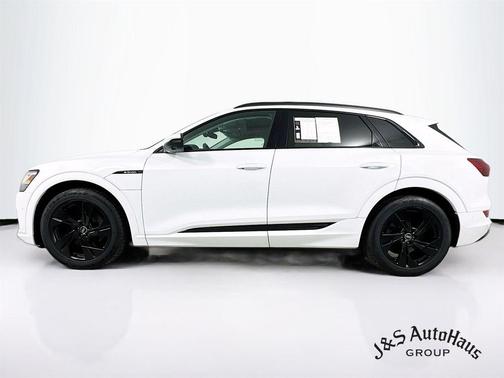 2022 Audi e-tron Premium