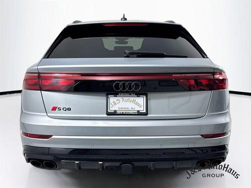 Satellite Silver Metallic 2024 Audi SQ8 4.0T Prestige