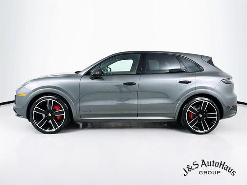 2022 Porsche Cayenne GTS
