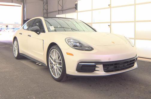2018 Porsche Panamera 4