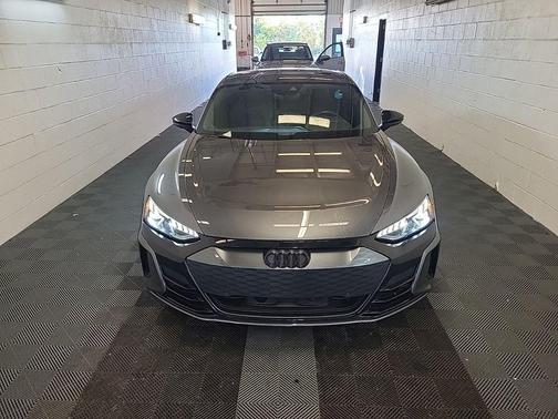 2023 Audi e-tron GT Premium Plus