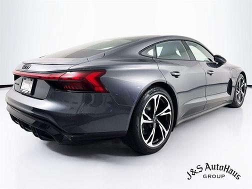 2023 Audi e-tron GT Premium Plus