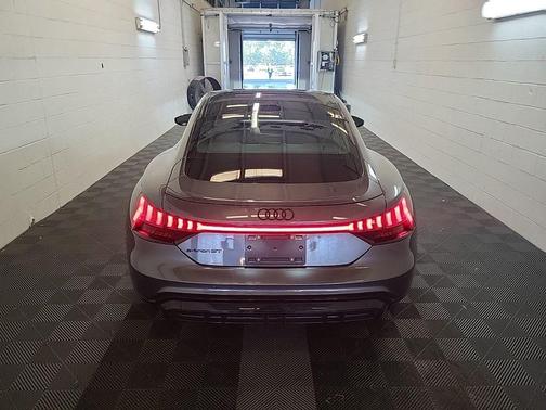 2023 Audi e-tron GT Premium Plus
