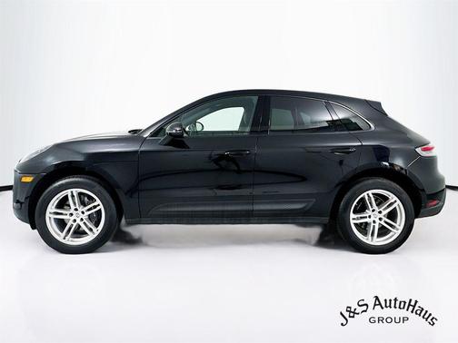 2022 Porsche Macan Base