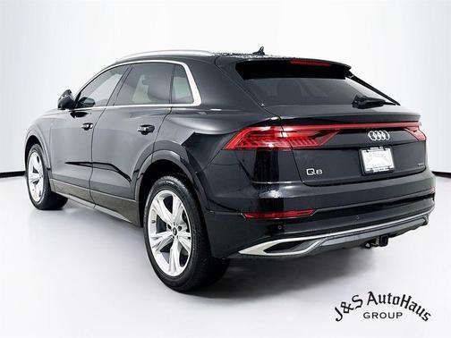 2023 Audi Q8 55 Premium Plus