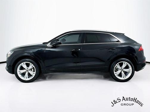 2023 Audi Q8 55 Premium Plus