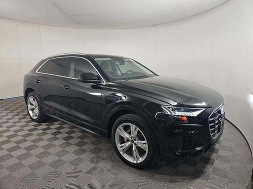 2023 Audi Q8 55 Premium Plus