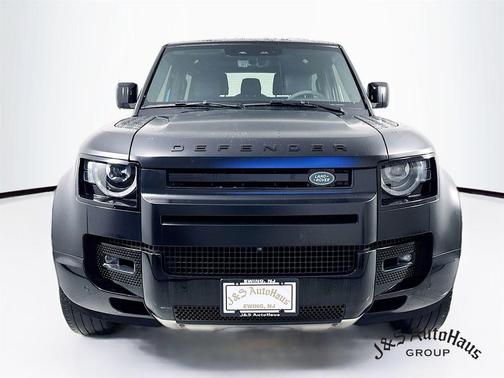 2022 Land Rover Defender 90 V8