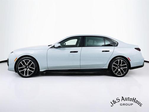 2024 BMW 760 760i xDrive