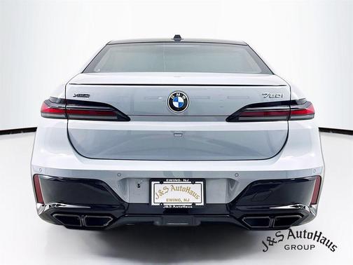 2024 BMW 760 760i xDrive