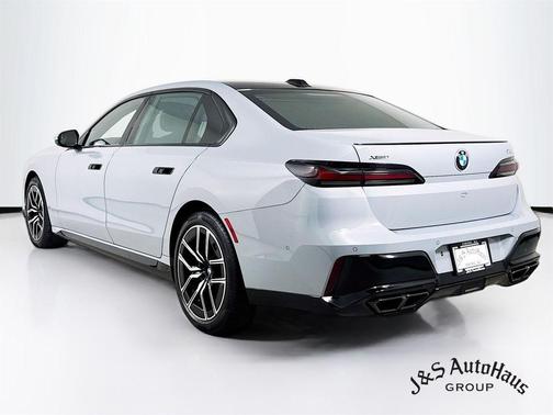 2024 BMW 760 760i xDrive