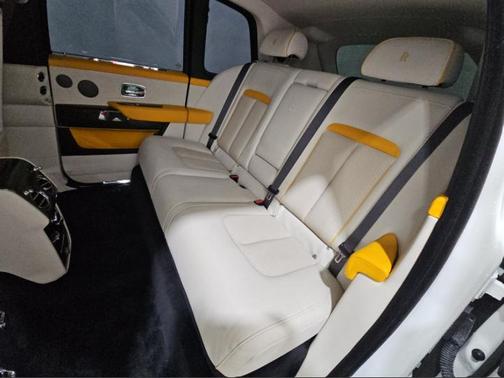 White 2022 Rolls-Royce Cullinan