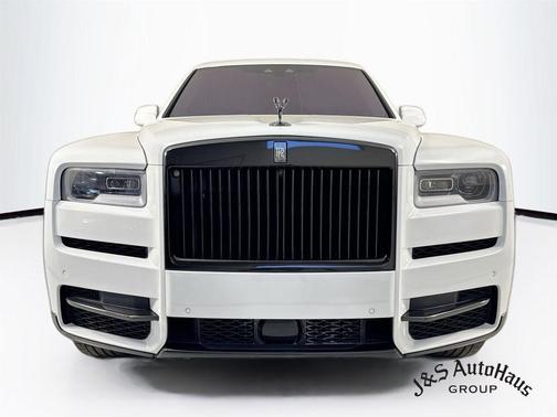 Arctic White 2022 Rolls-Royce Cullinan