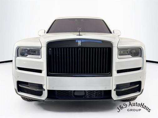 Arctic White 2022 Rolls-Royce Cullinan