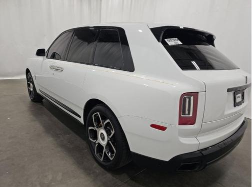 White 2022 Rolls-Royce Cullinan