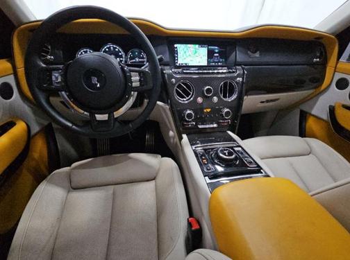 White 2022 Rolls-Royce Cullinan