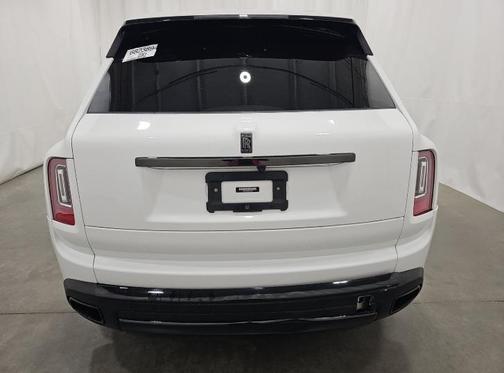 White 2022 Rolls-Royce Cullinan