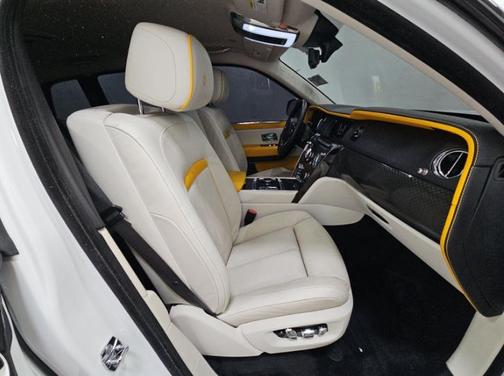 White 2022 Rolls-Royce Cullinan
