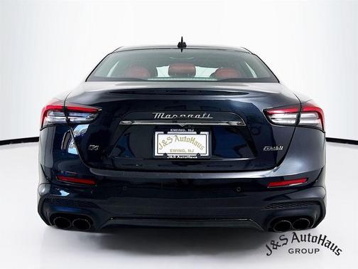 2022 Maserati Ghibli Modena Q4