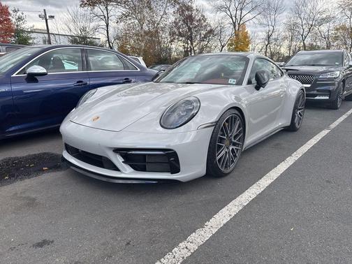 2021 Porsche 911 Carrera