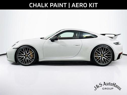 2021 Porsche 911 Carrera