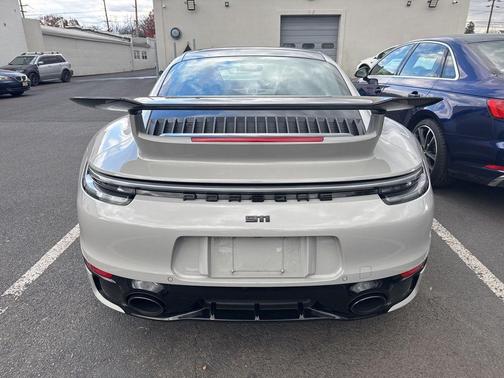 2021 Porsche 911 Carrera
