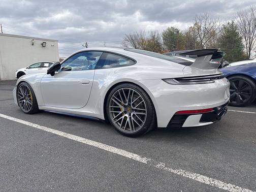 2021 Porsche 911 Carrera