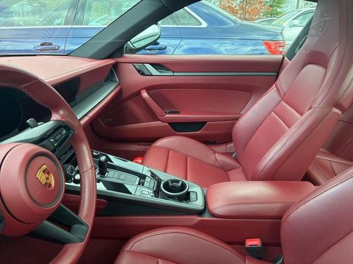 2021 Porsche 911 Carrera