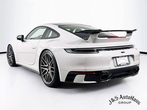 2021 Porsche 911 Carrera