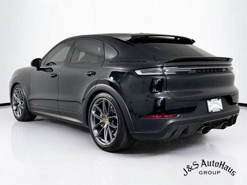 2024 Porsche Cayenne Turbo GT